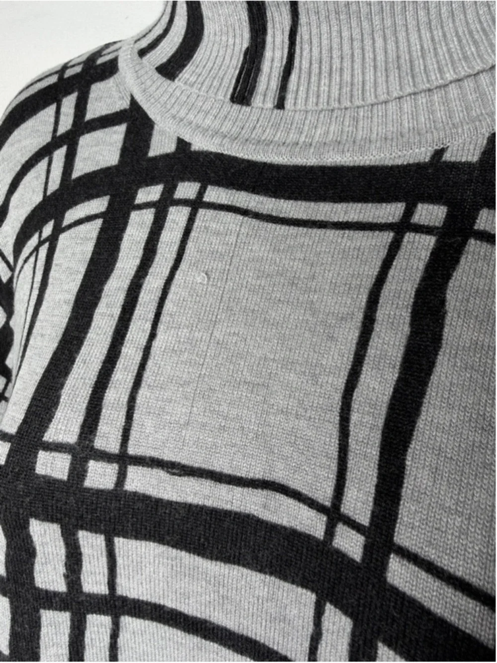 Lane Bryant Plaid Turtleneck Sweater Tunic Gray Black Oversized Plus 26/28 - Picture 4 of 5